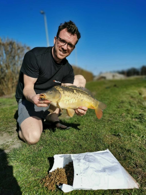 Frits-with-carp.jpeg?mtime=20210506095512#asset:11948:blockImageSm